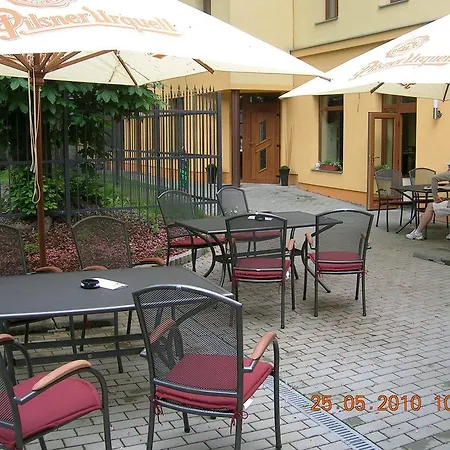 Guest house Ve Dvore 3*